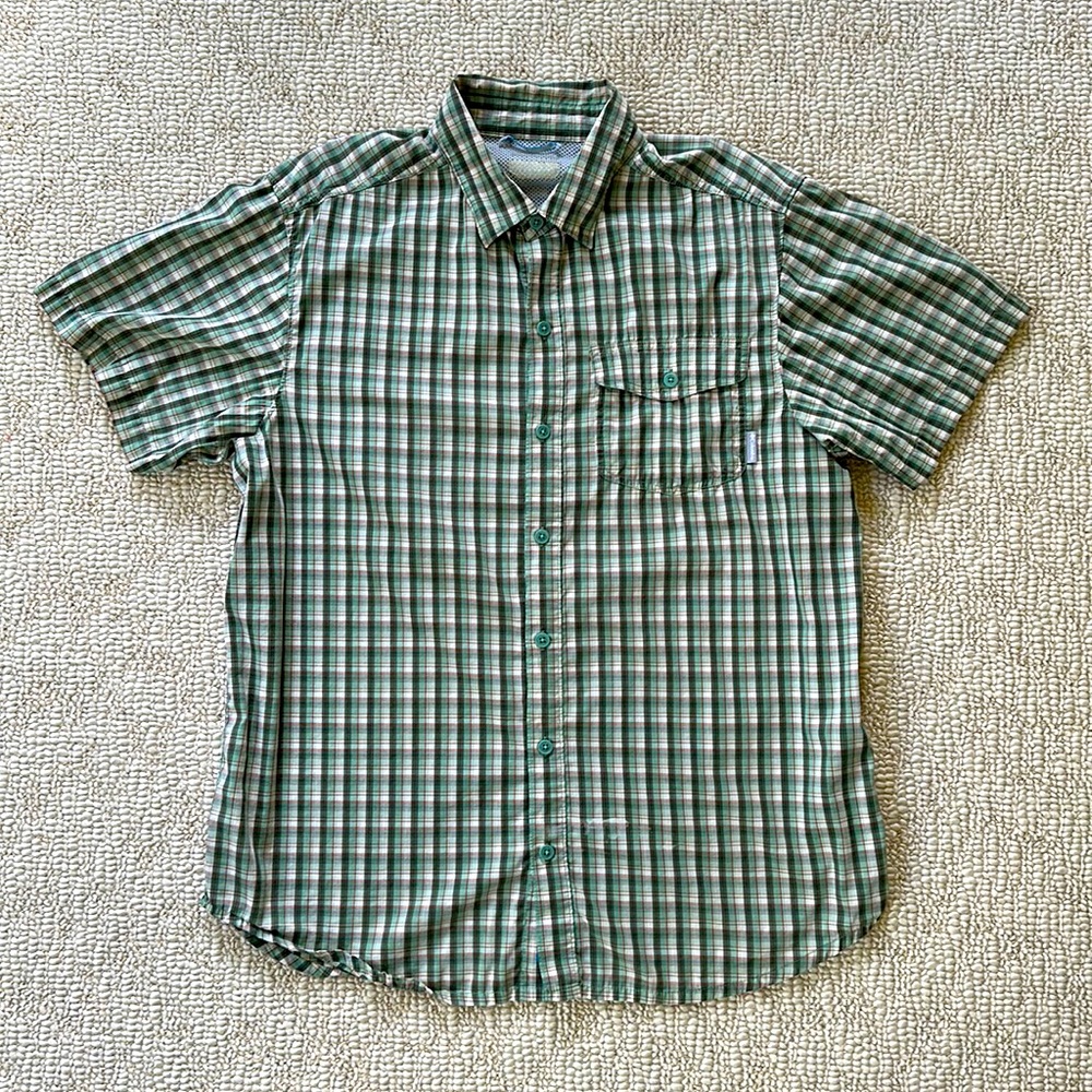 Men’s Columbia button up short sleeve shirt